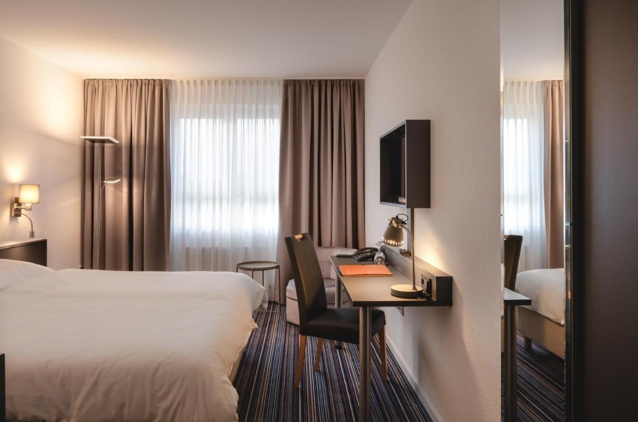 Hotel Astra Дюселдорф Екстериор снимка