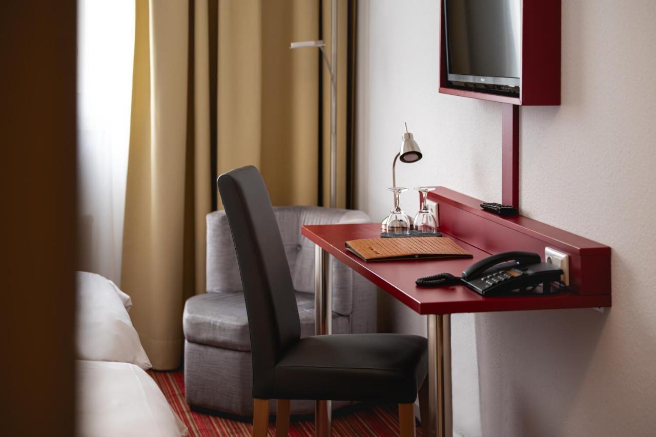 Hotel Astra Дюселдорф Екстериор снимка