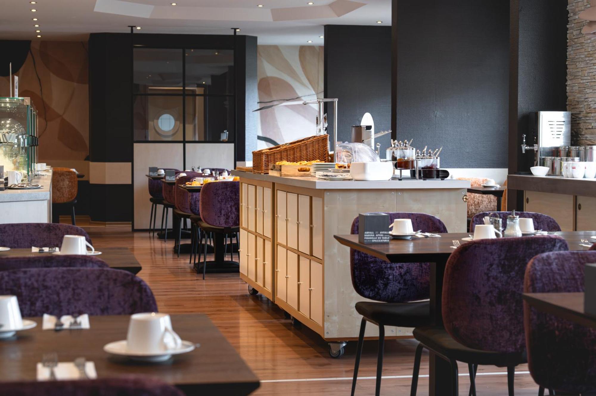 Hotel Astra Дюселдорф Екстериор снимка