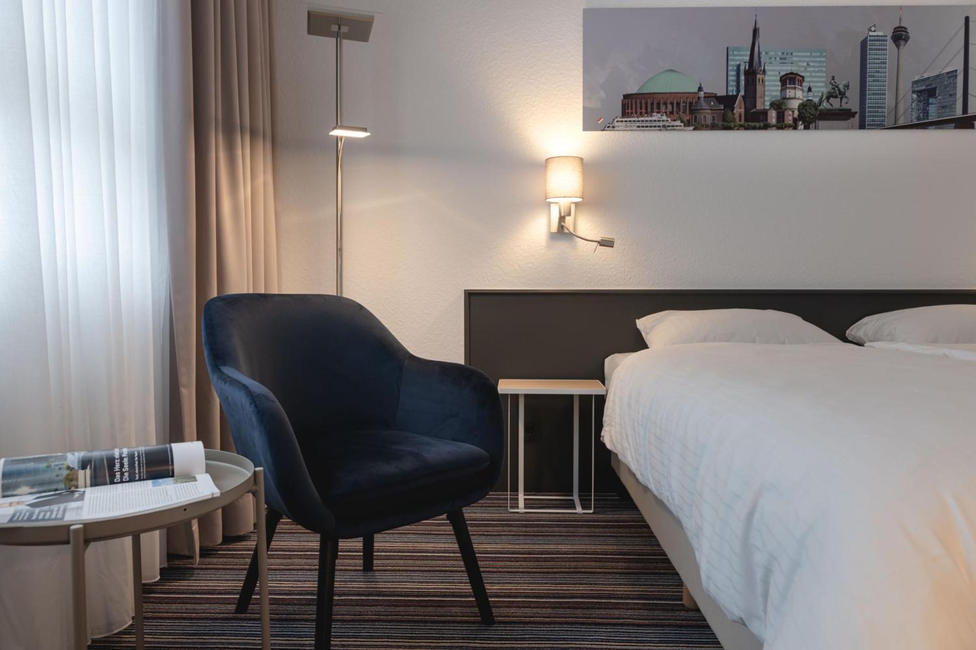 Hotel Astra Дюселдорф Екстериор снимка