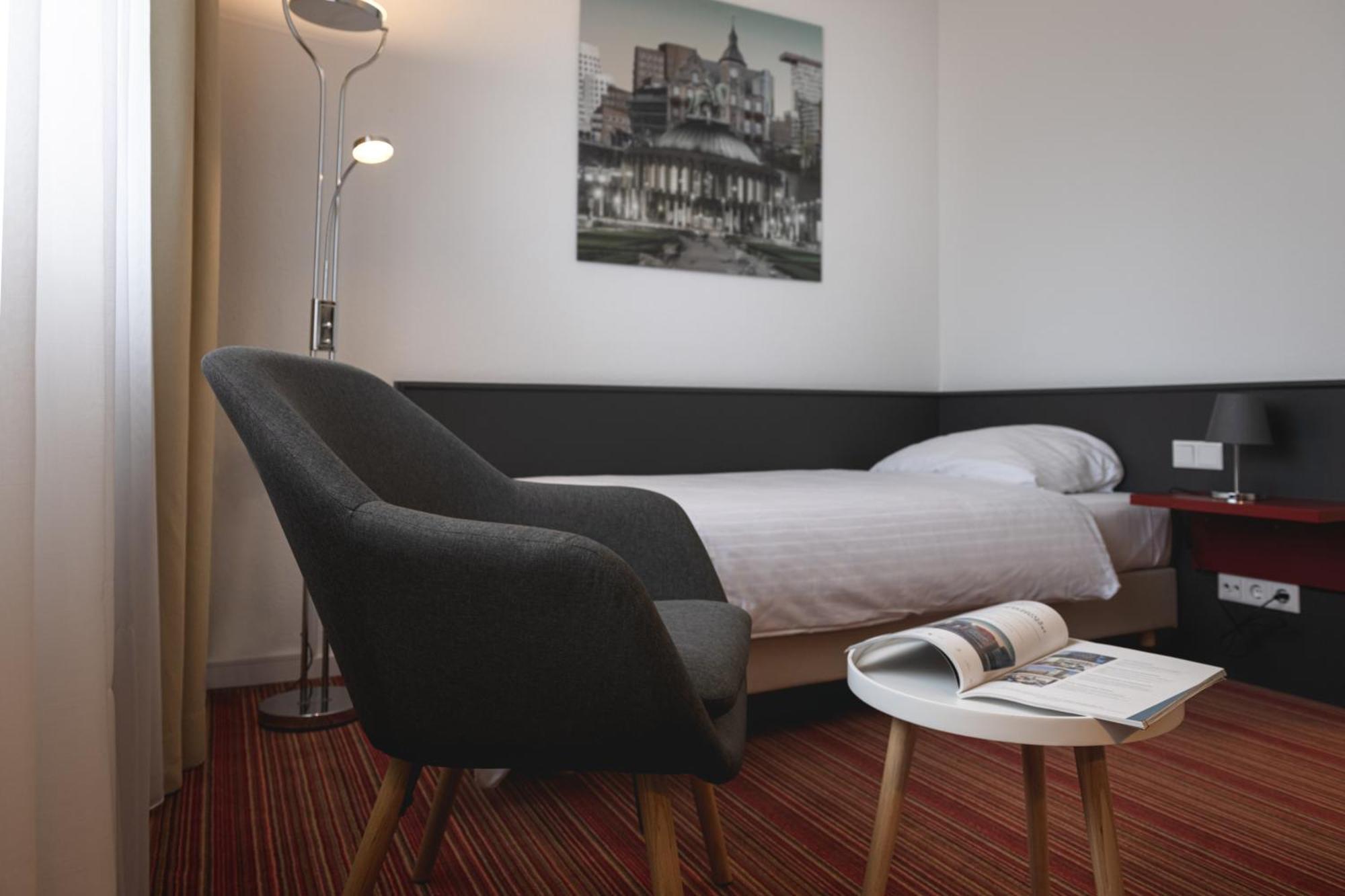 Hotel Astra Дюселдорф Екстериор снимка