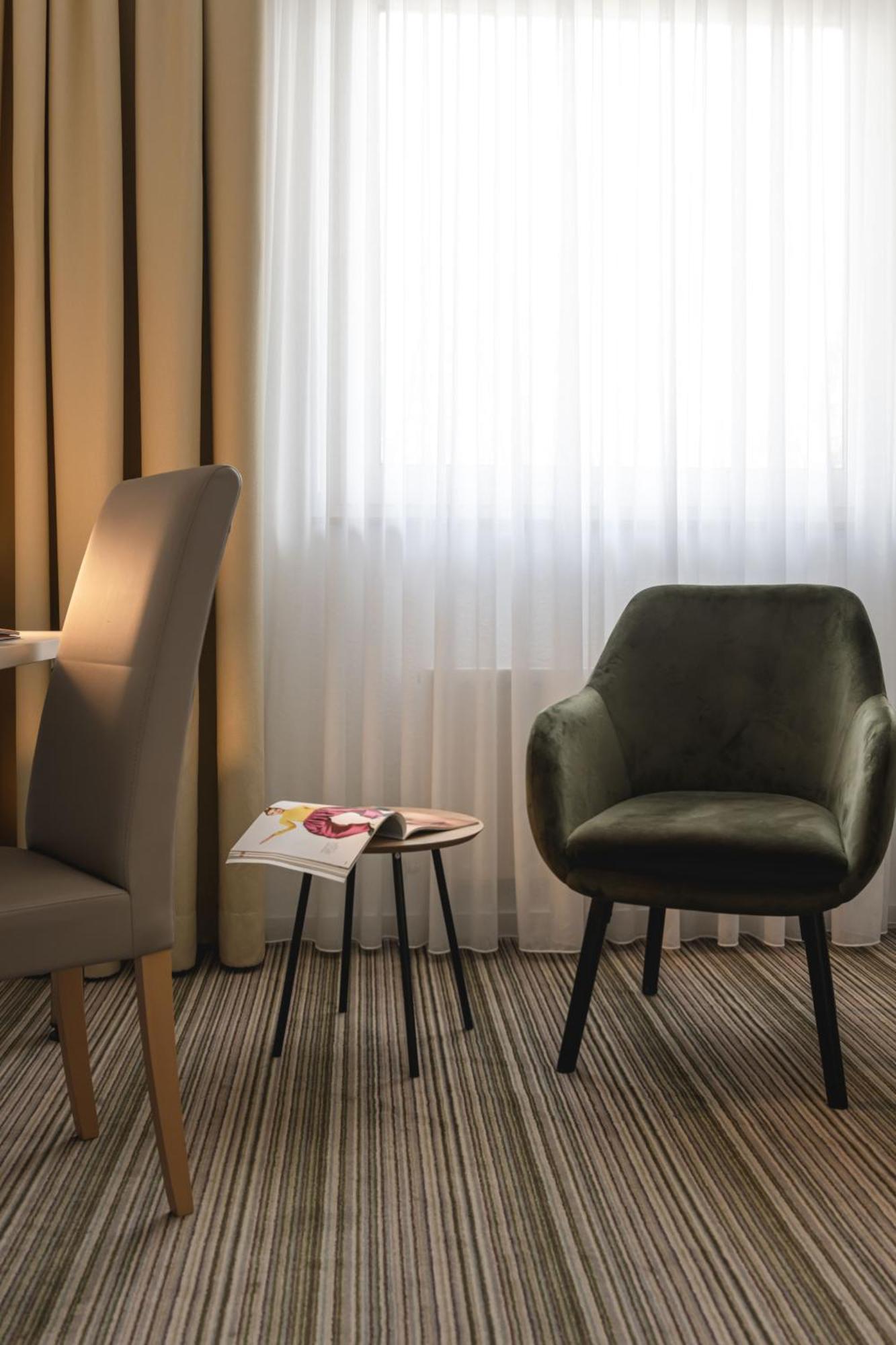 Hotel Astra Дюселдорф Екстериор снимка