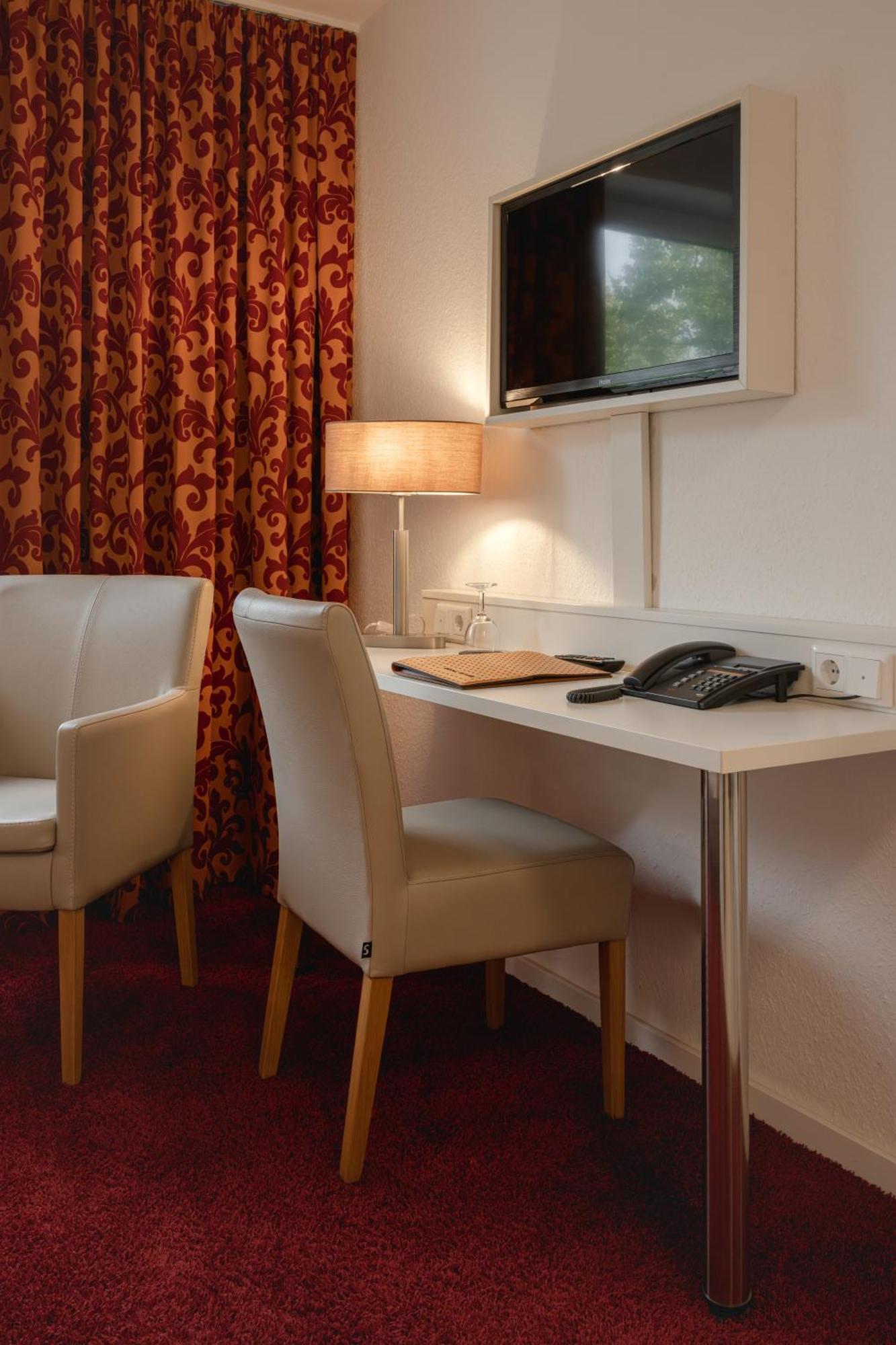 Hotel Astra Дюселдорф Екстериор снимка