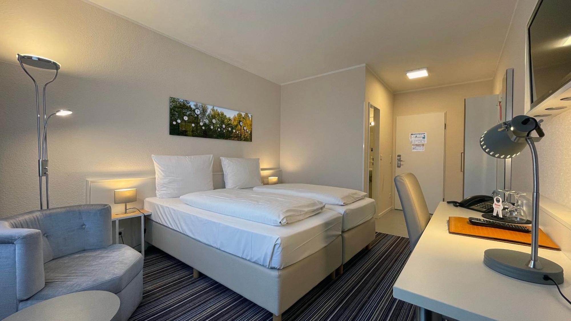 Hotel Astra Дюселдорф Екстериор снимка